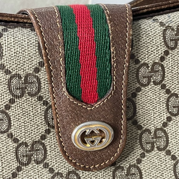 Gucci Bucket Bag (Vintage and Authentic) - Picture 2 of 16